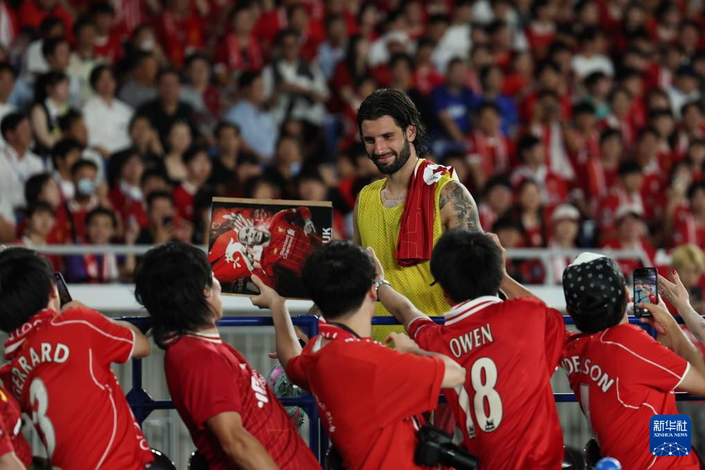 争四有戏!利物浦竞争对手全部刹车 9队争